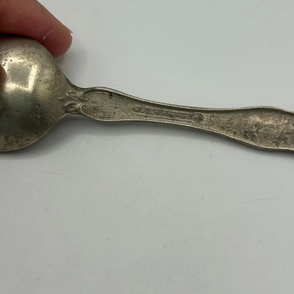 Vintage Wallingford Co Nebraska State Souvenir Spoon Silverplate Patriotic 5.5